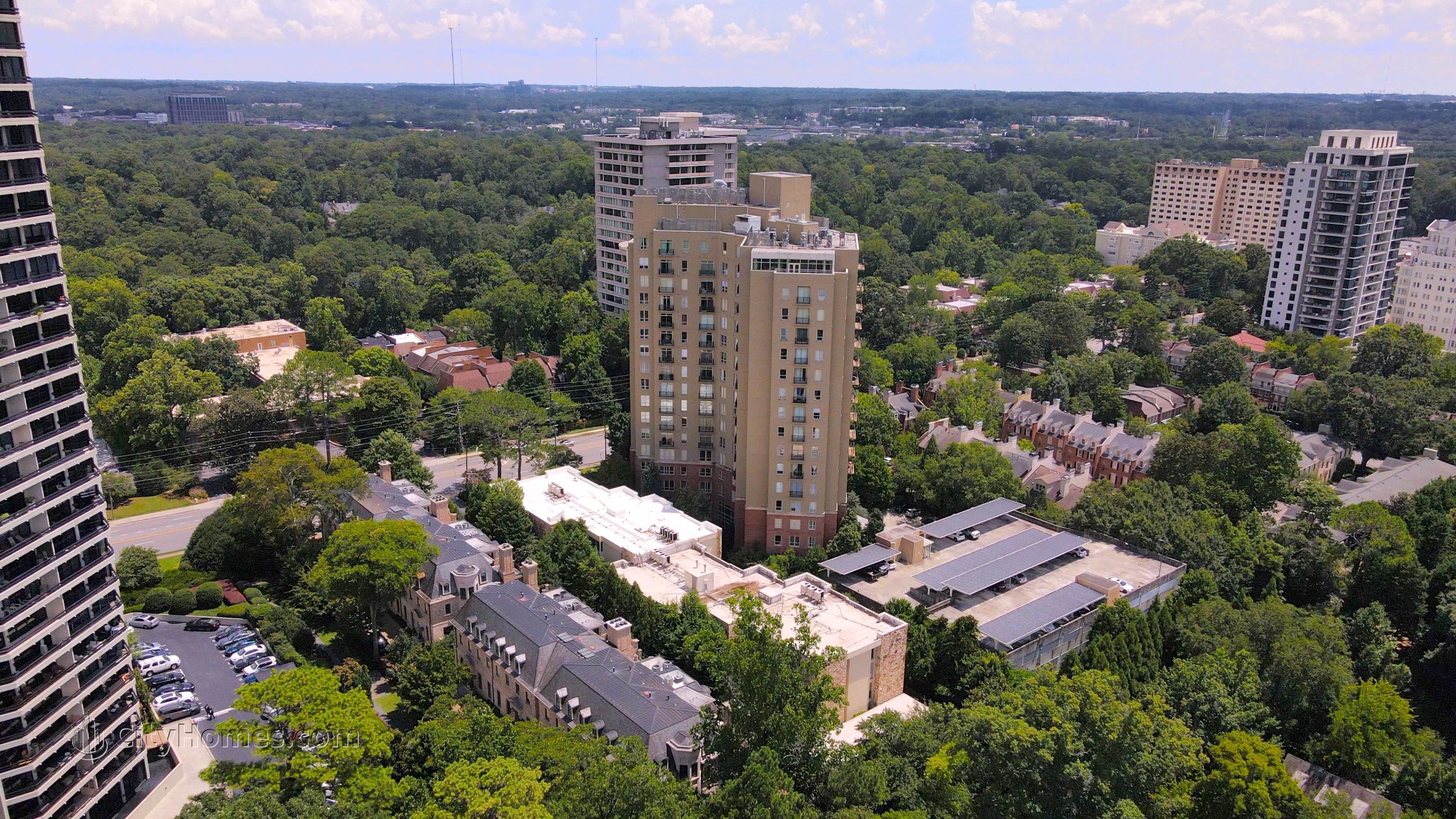 5. Peachtree Residences建於 2626 Peachtree Rd NW, Peachtree Heights West, Atlanta, GA 30305