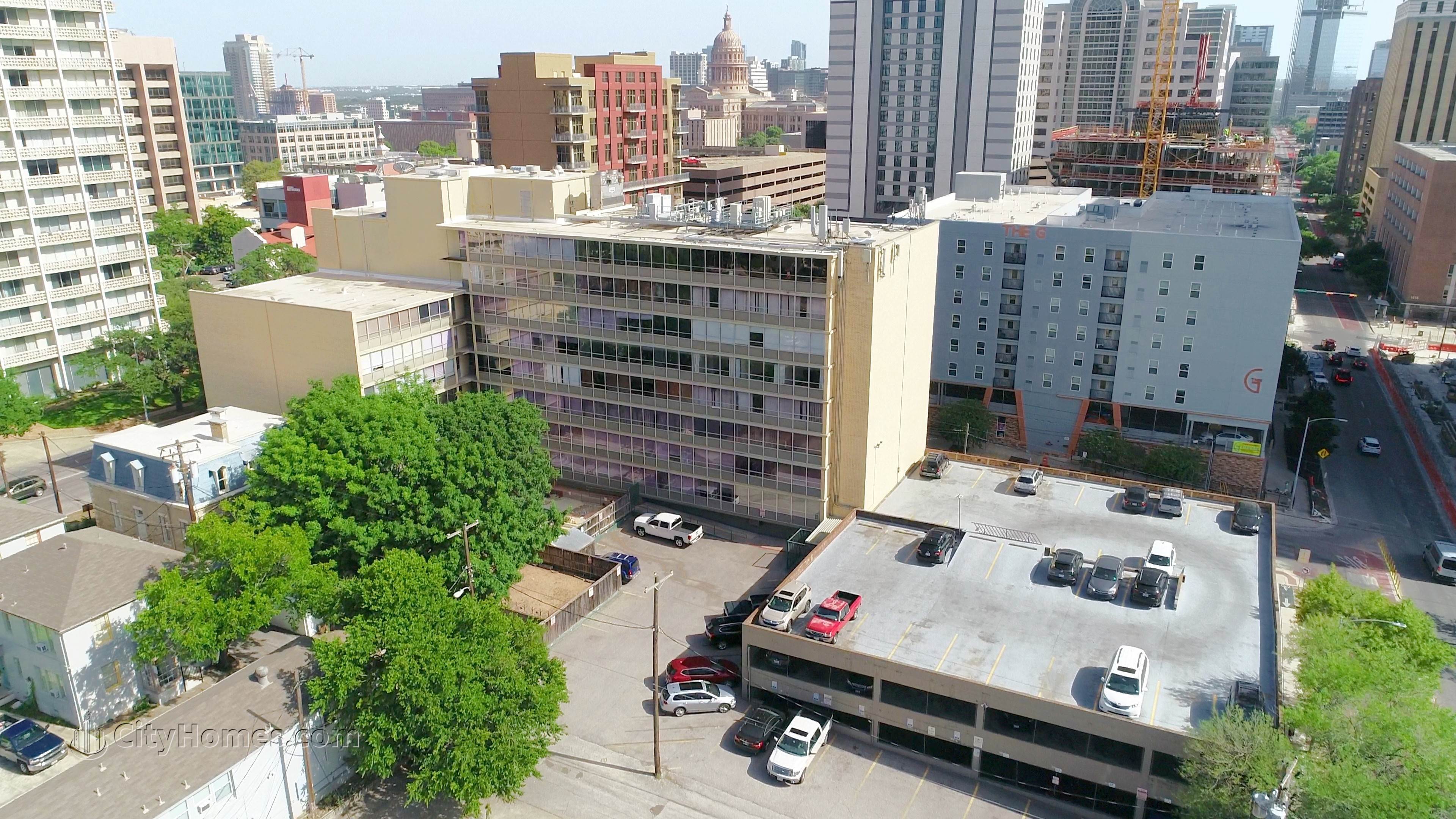 3. Greenwood Towers建于 1800 Lavaca St, Downtown Austin, 奥斯丁, TX 78701