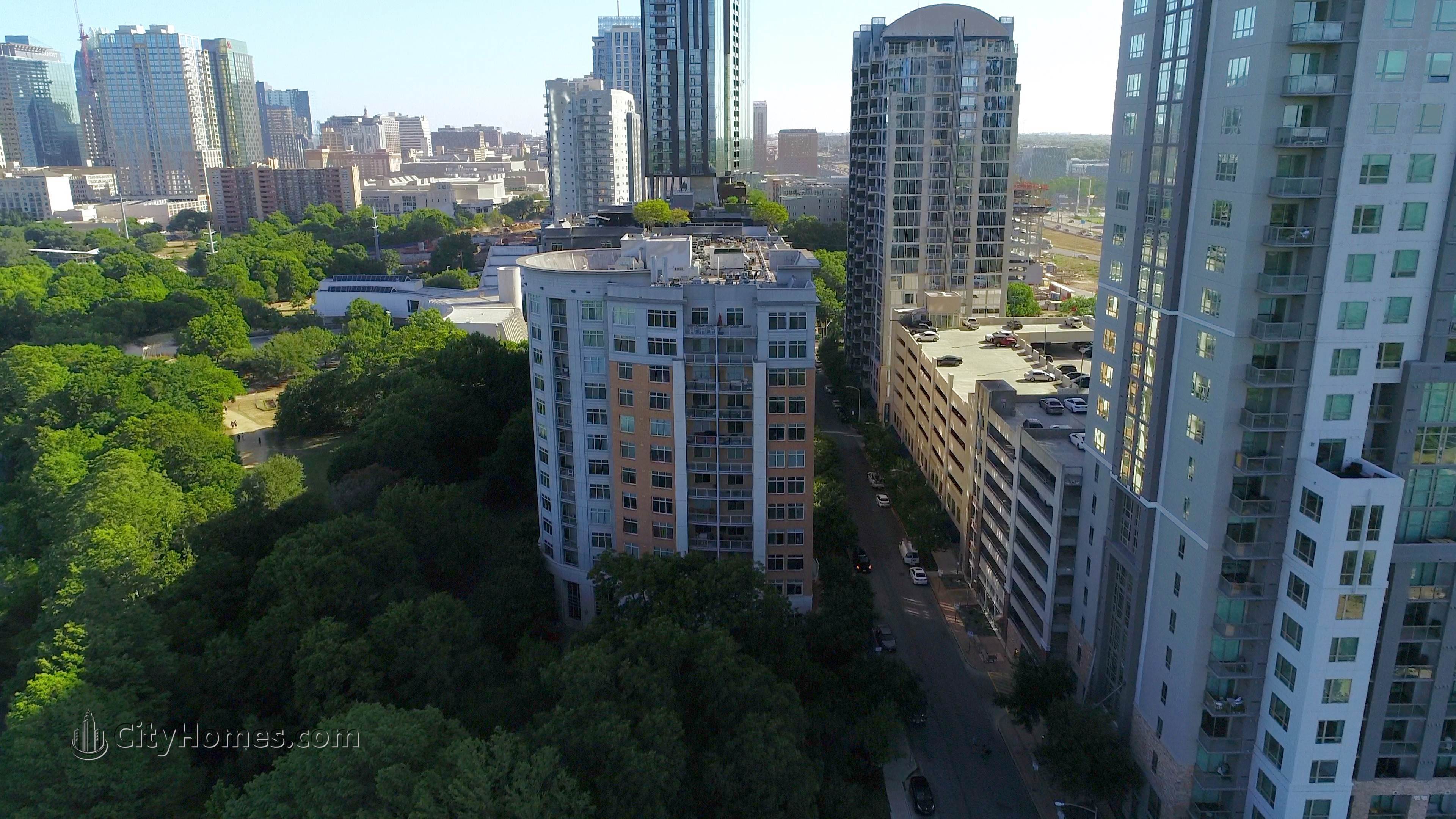 2. Milago Condominiums здание в 54 Rainey St, Downtown Austin, Austin, TX 78701