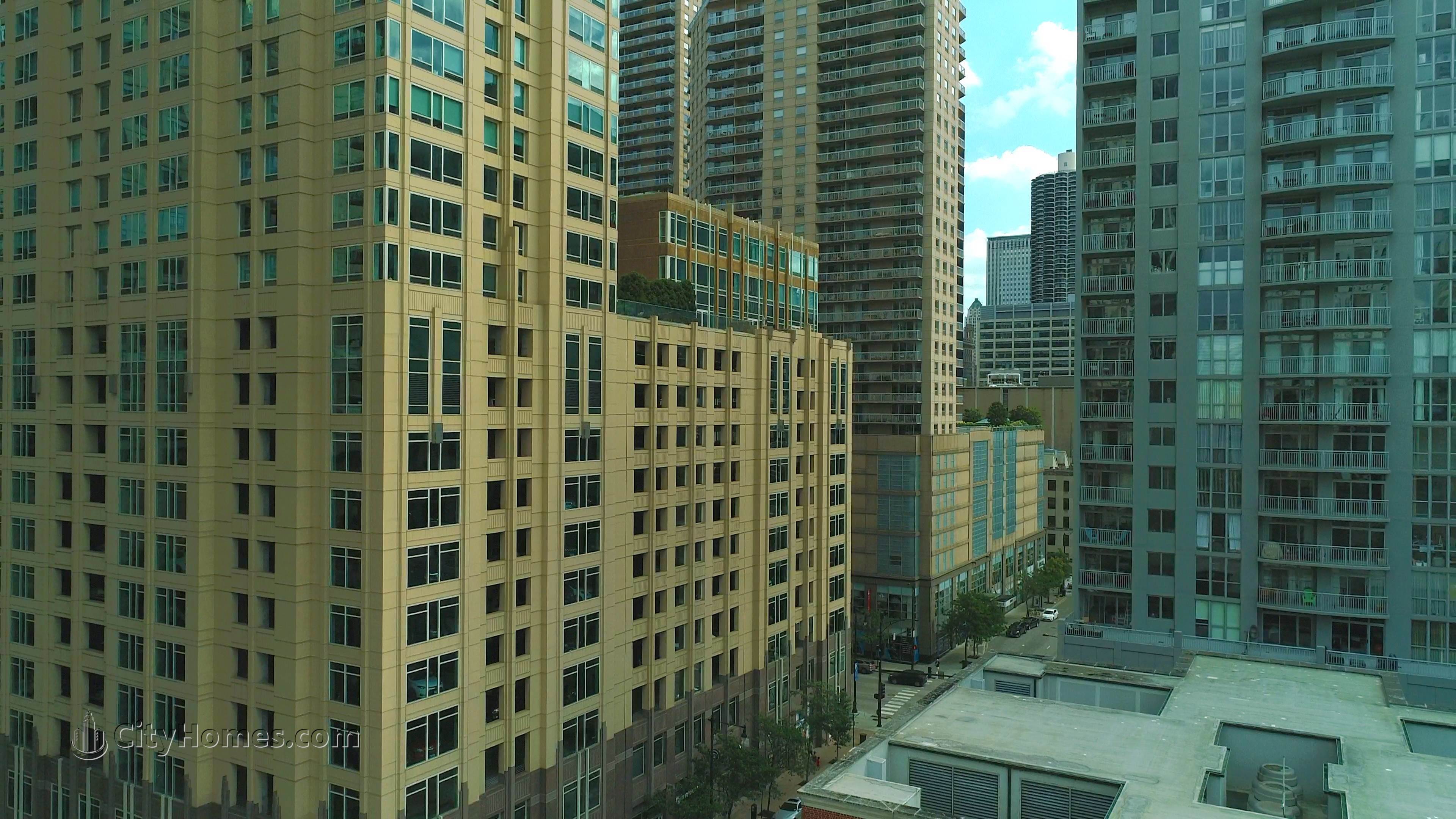 Millennium Centre здание в 33 W Ontario St, Central Chicago, Чикаго, IL 60610