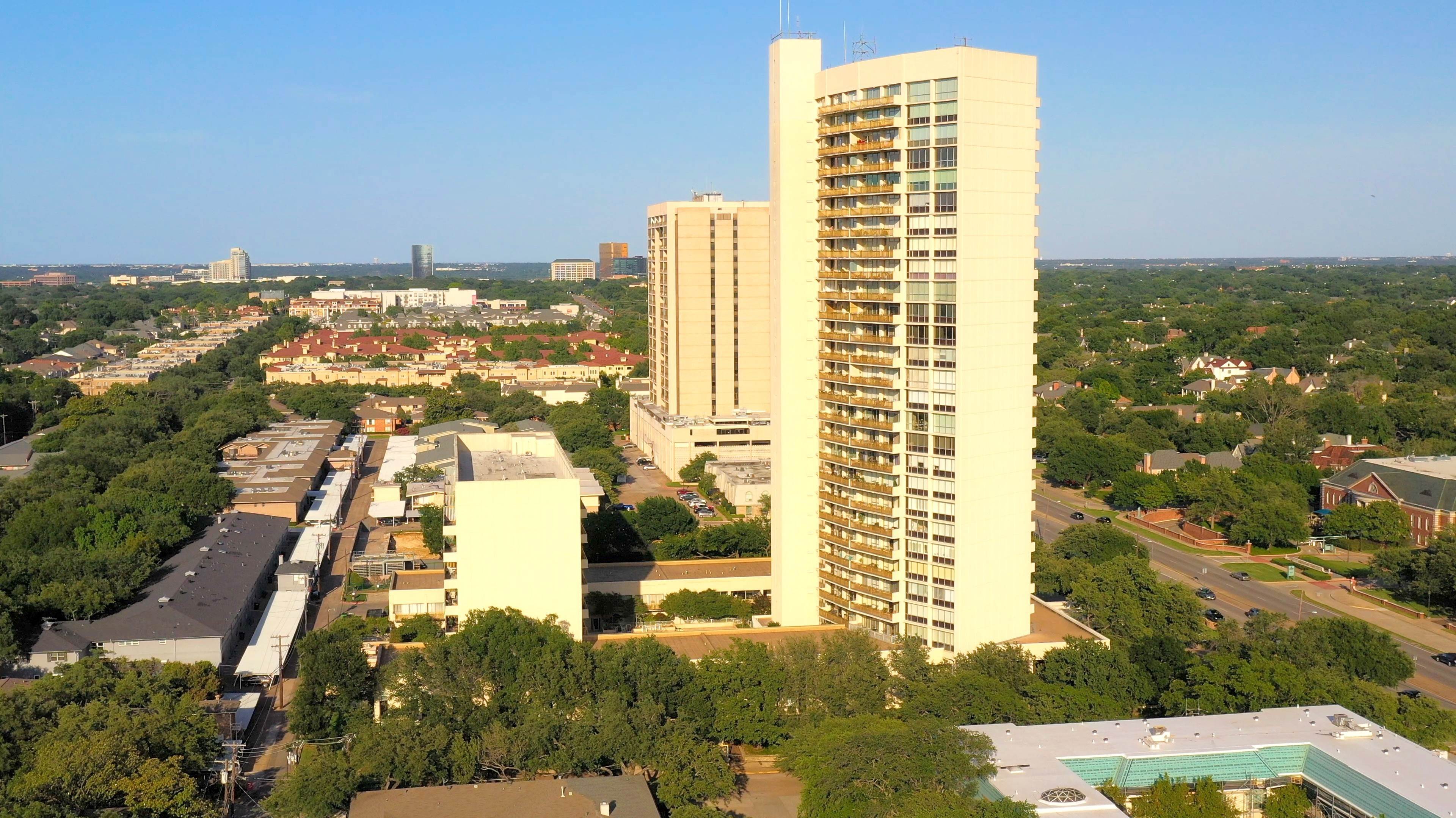 3. Preston Tower edificio a 6211 W Northwest Hwy, Preston Hollow, Dallas, TX 75225