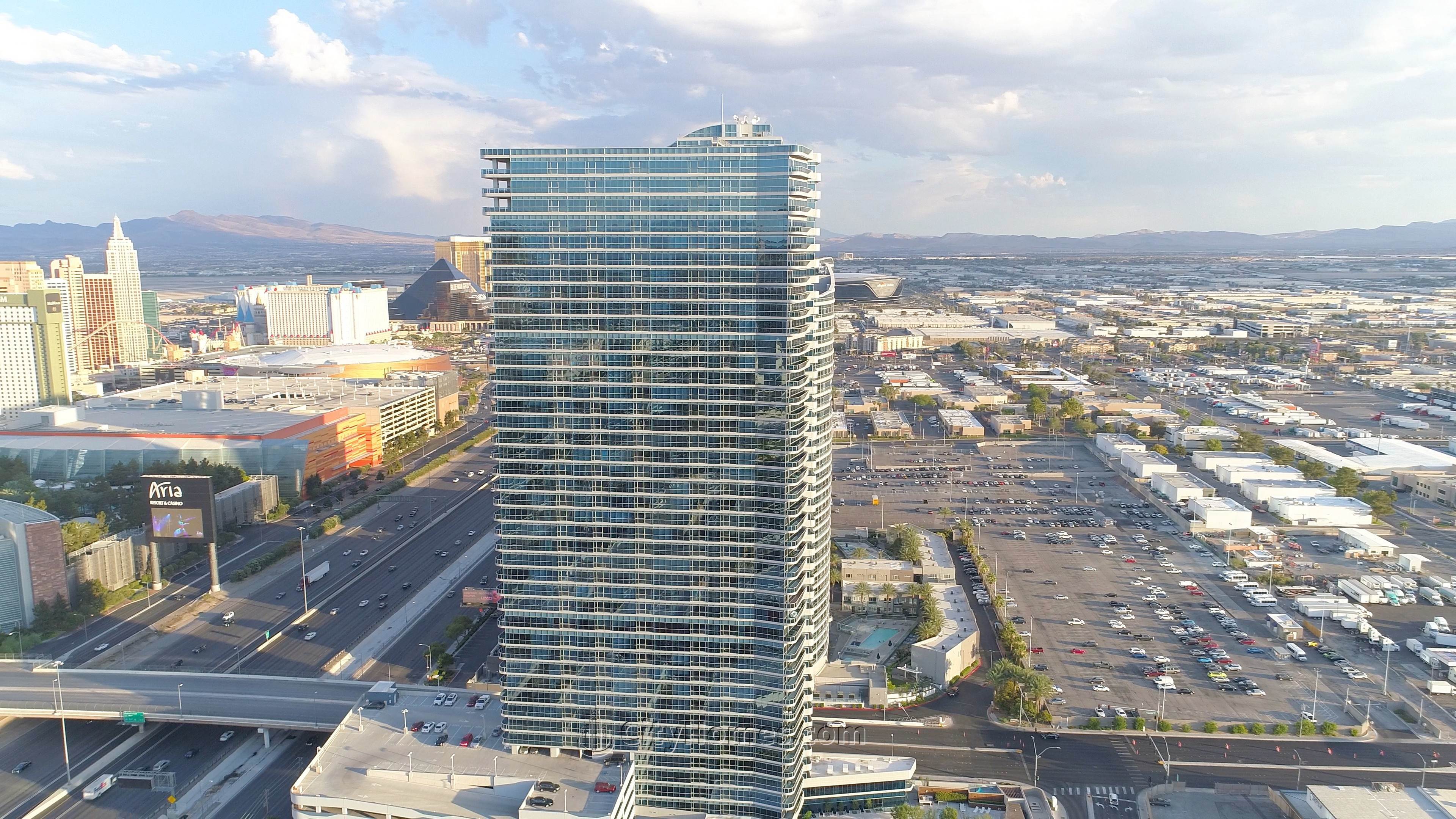 2. Panorama Towers gebouw op 4525 Dean Martin Dr, Las Vegas, NV 89103