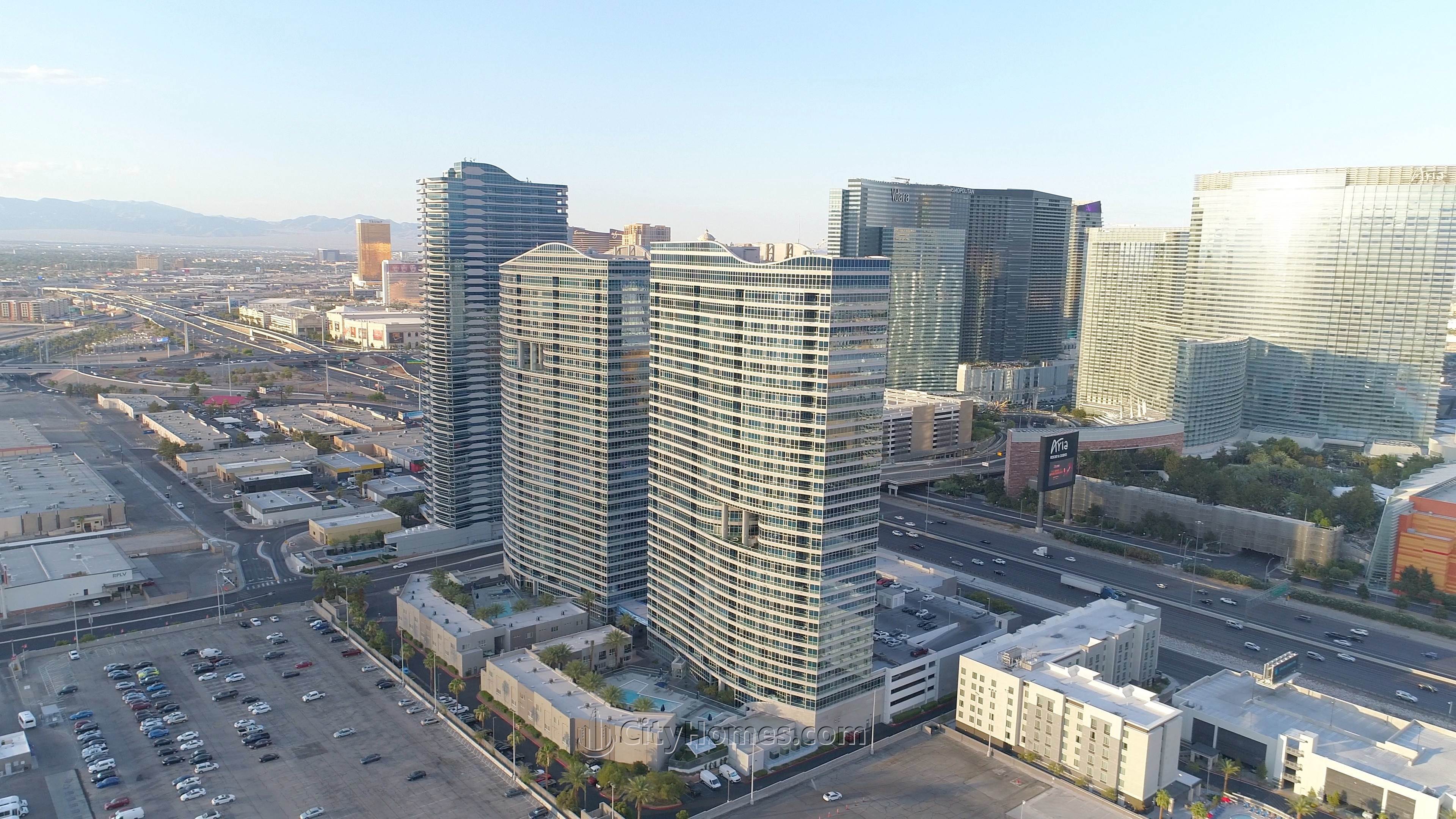 5. Panorama Towers edificio en 4525 Dean Martin Dr, Las Vegas, NV 89103
