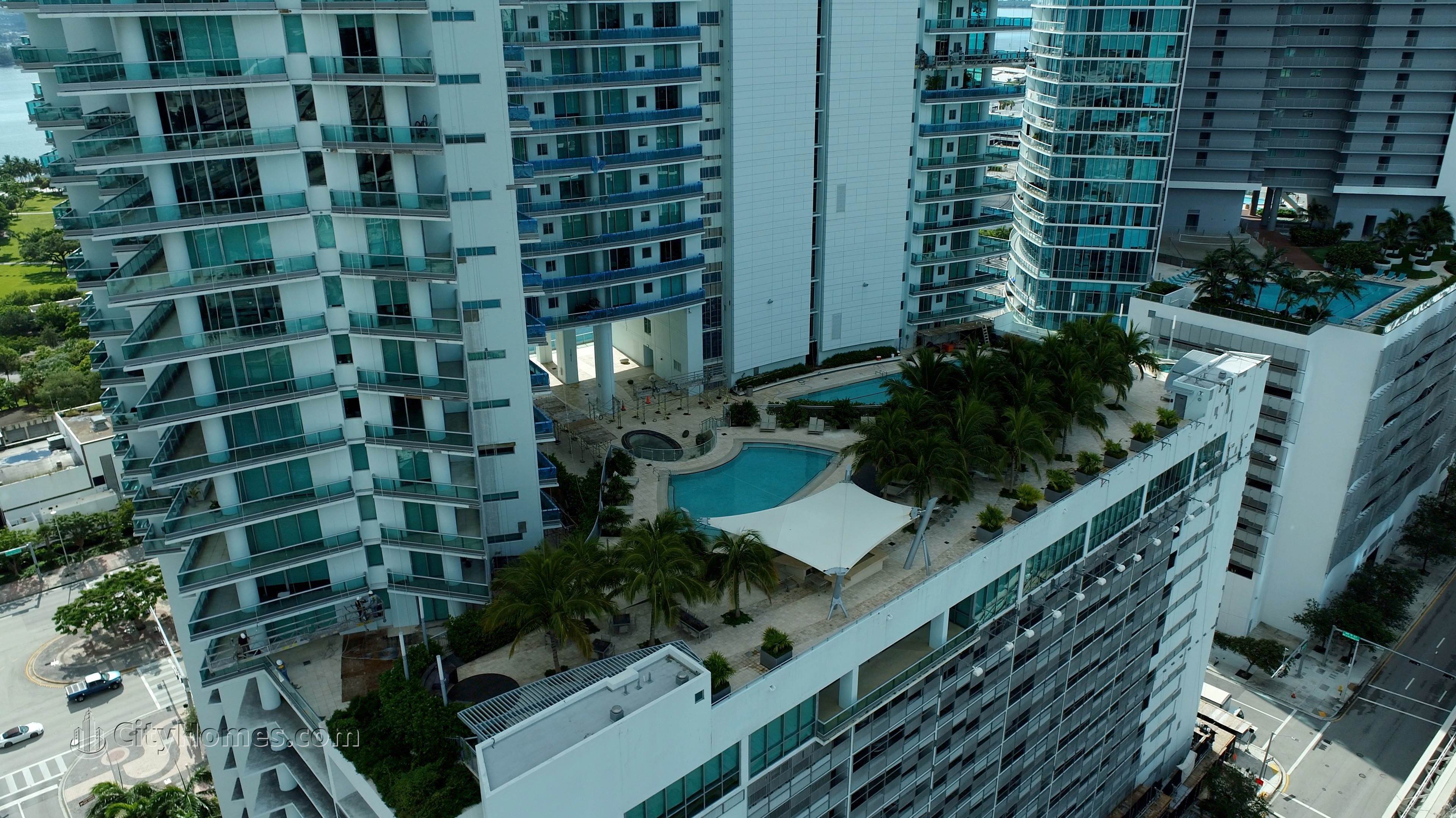 5. 900 Biscayne Bay gebouw op 900 Biscayne Boulevard, Miami, FL 33132