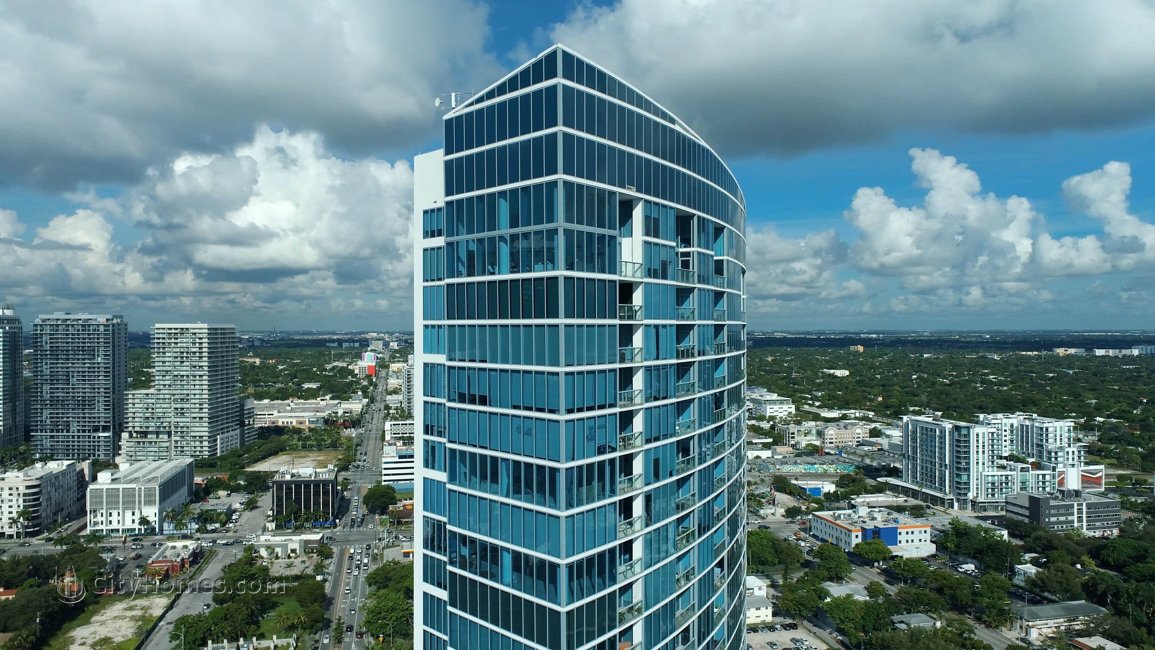 8. Blue prédio em 601 NE 36th St, Edgewater, Miami, FL 33137