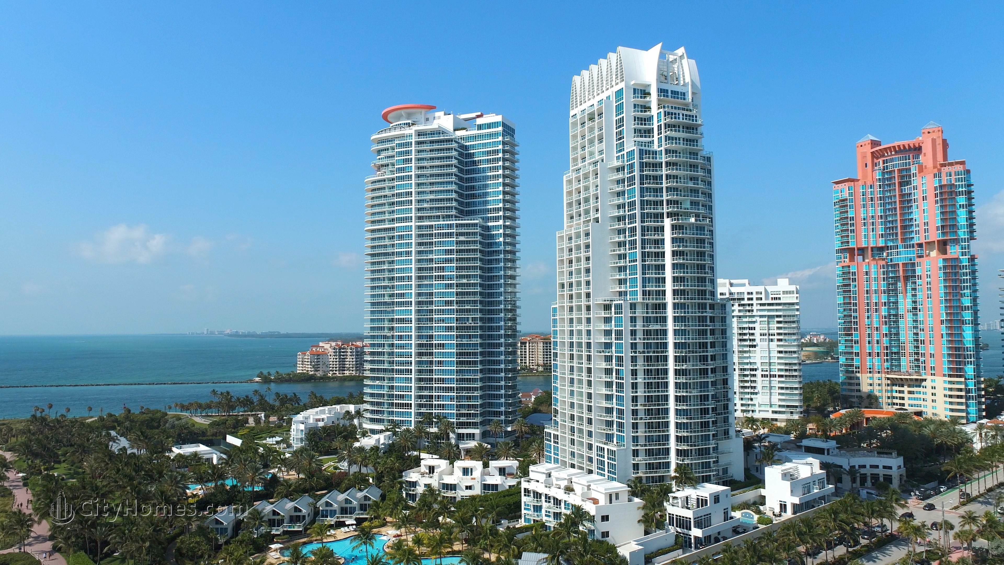 2. CONTINUUM NORTH TOWER xây dựng tại 50 S Pointe Drive, South of Fifth, Miami Beach, FL 33139