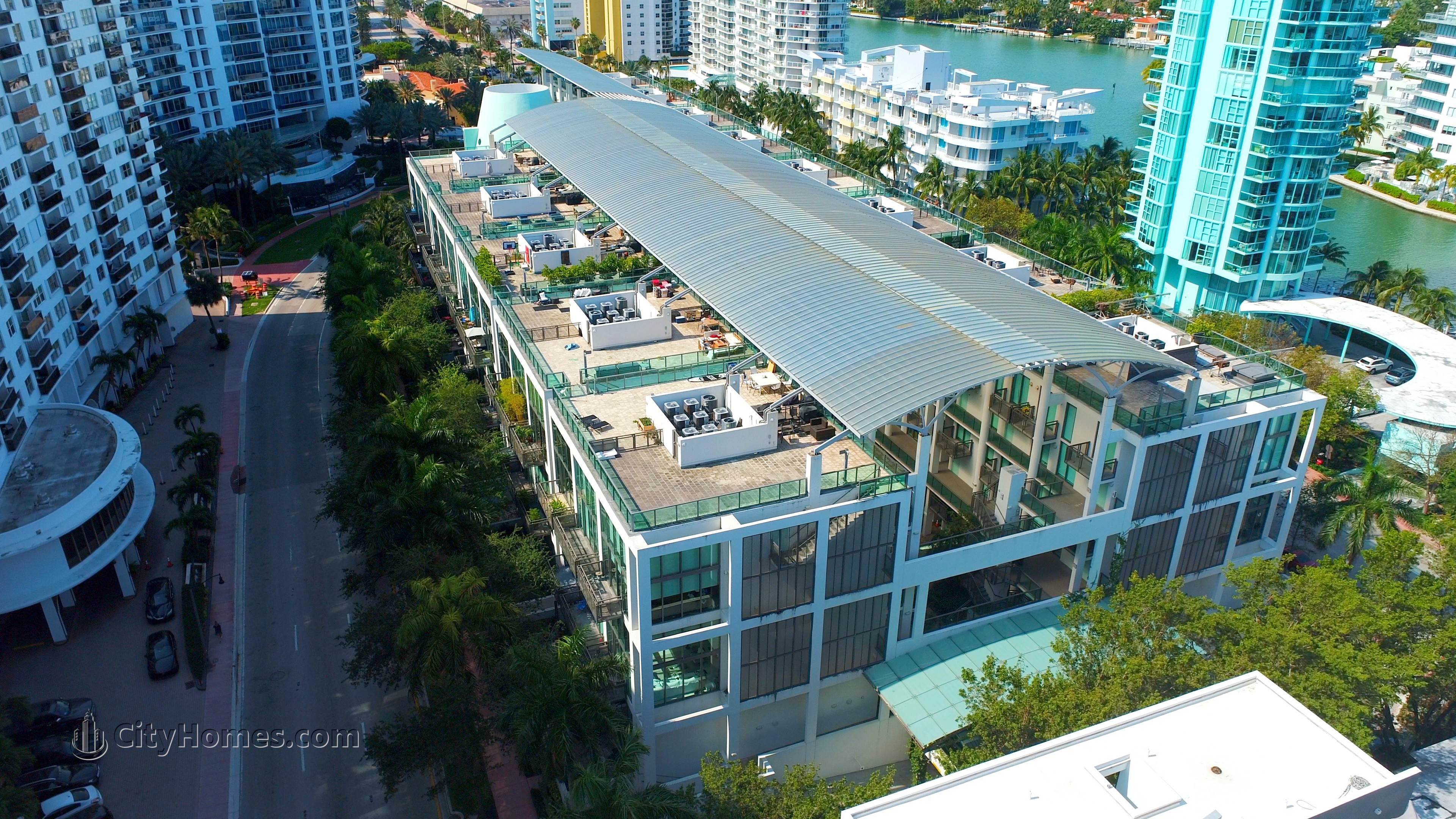 TERRA BEACHSIDE VILLAS gebouw op 6000 Collins Avenue, Millionaires Row, Miami Beach, FL 33140