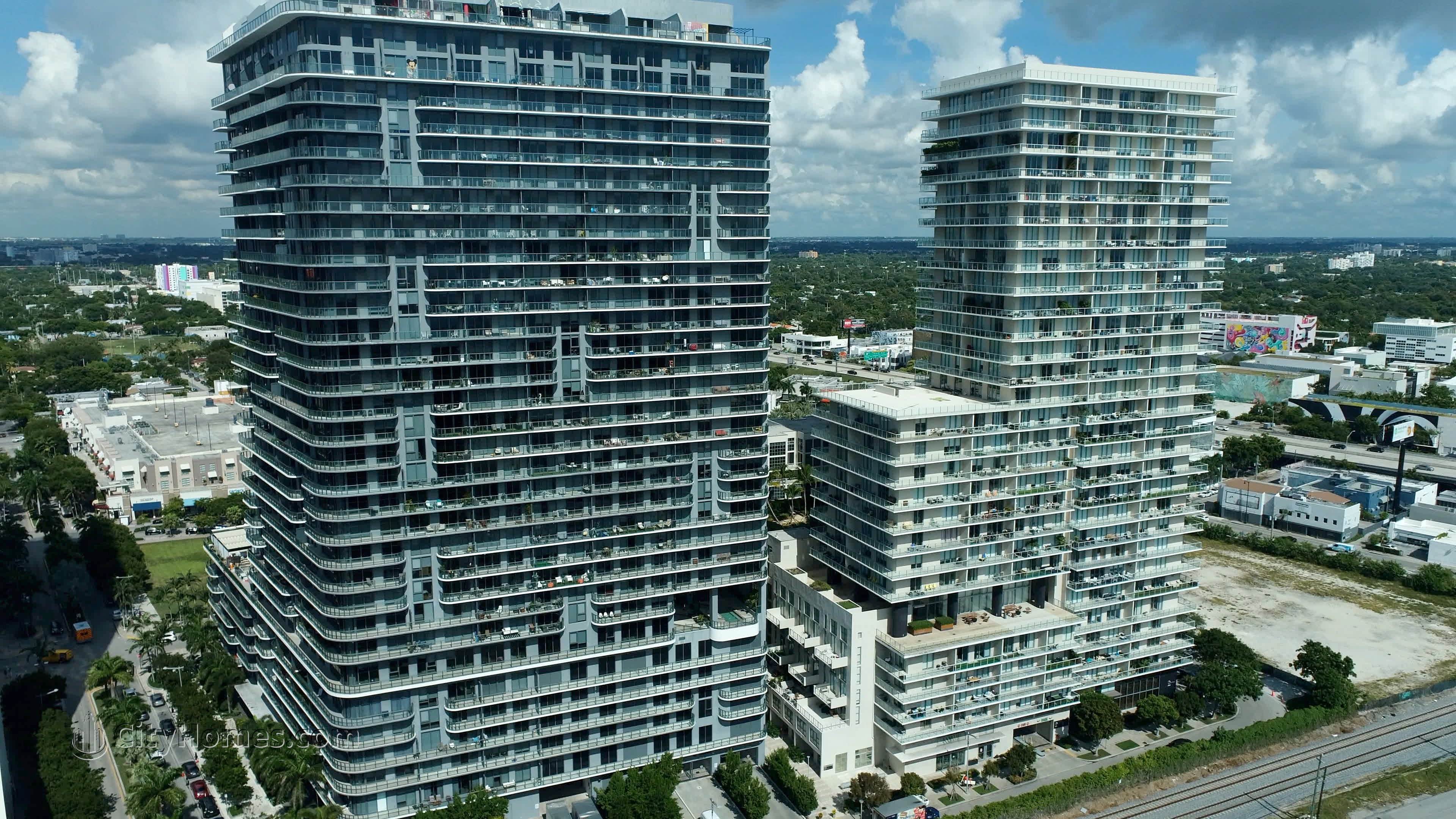 Two Midtown Midrise gebouw op 3451 NE 1st Avenue, Midtown Miami, Miami, FL 33137