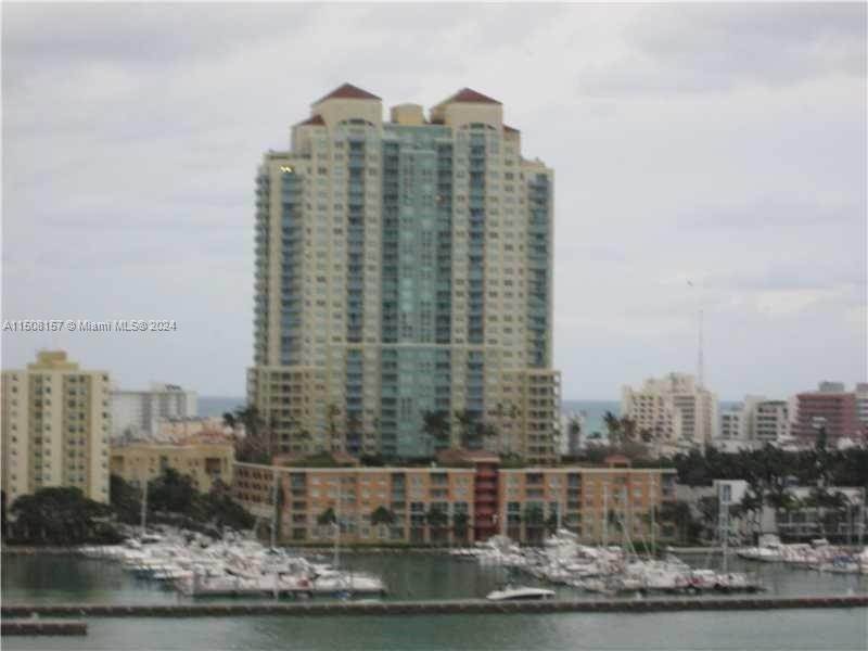 Condomínio para Venda às South of Fifth, Miami Beach, FL 33139