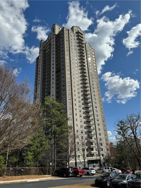 Condominium pour l Vente à Atlanta, GA 30328