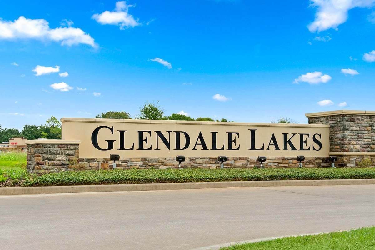 8. Glendale Lakes prédio em 6915 Segunda Ln., Rosharon, TX 77583