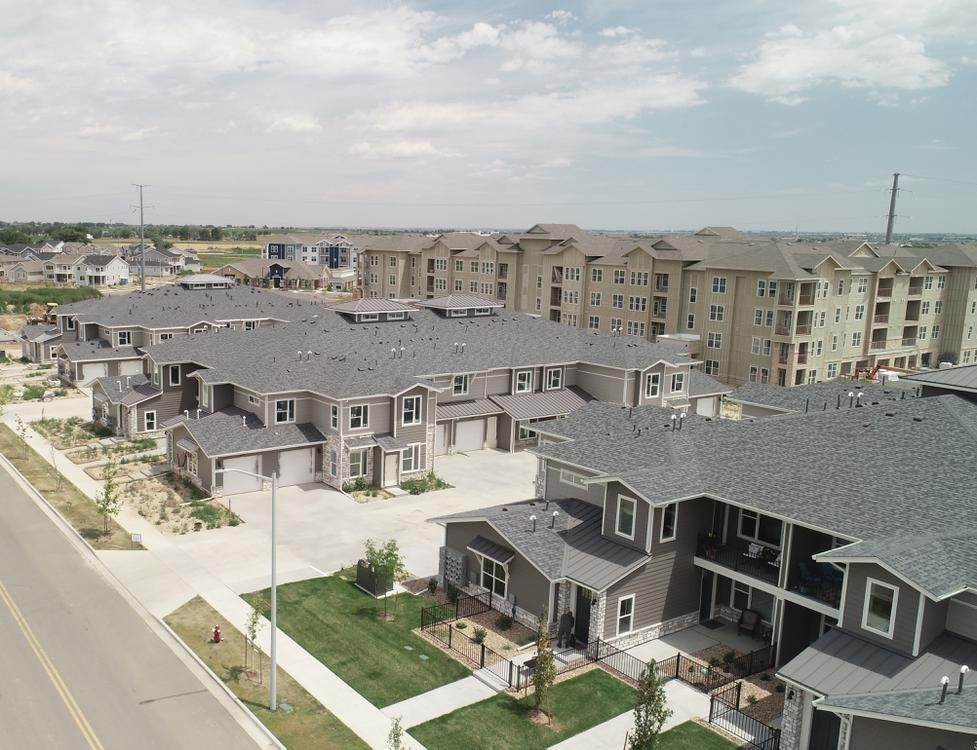 5. Highlands at Fox Hill - Discovery xây dựng tại 310 High Point Drive Building B #106, Longmont, CO 80504