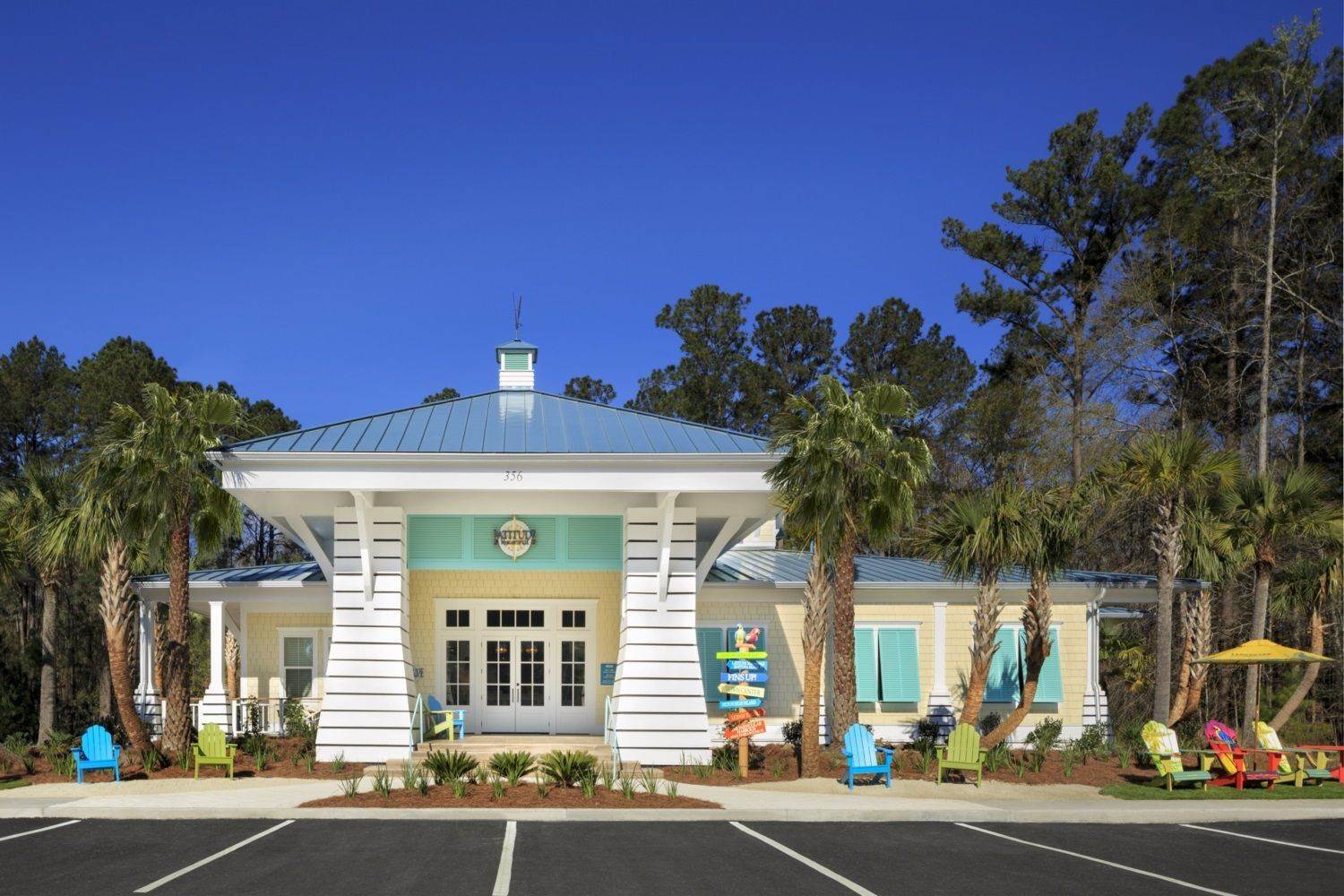 45. Latitude Margaritaville Hilton Head, South Carolina byggnad vid 356 Latitude Boulevard, Hardeeville, SC 29927
