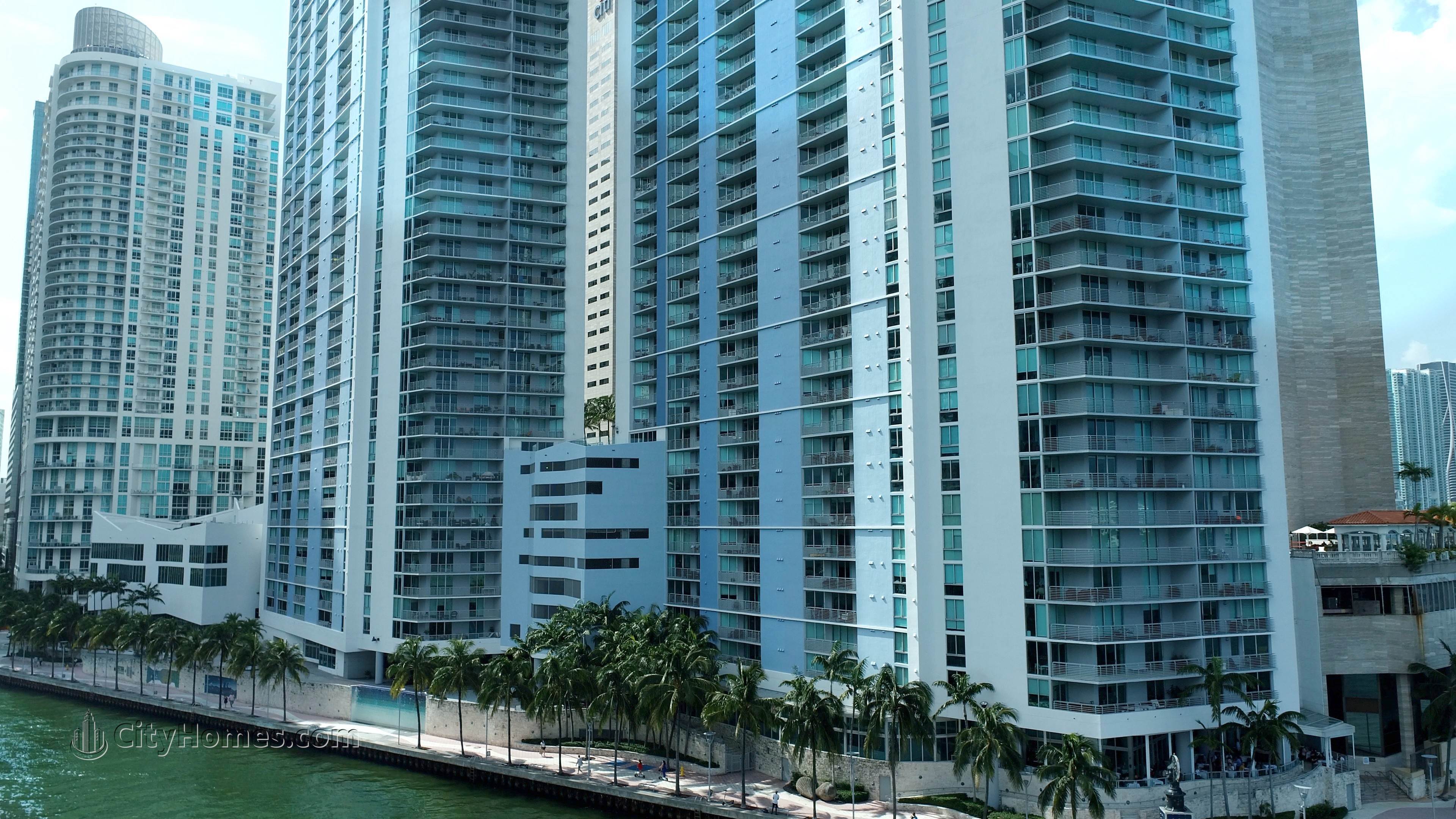 One Miami byggnad vid 325 And 335 S Biscayne Blvd, Miami, FL 33131